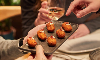 ¿Por qué elegir Santagloria como catering para empresas y desayunos corporativos?