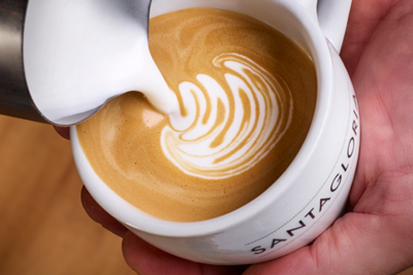 Por qué las cafeterías se han convertido en espacios para trabajar y reunirse